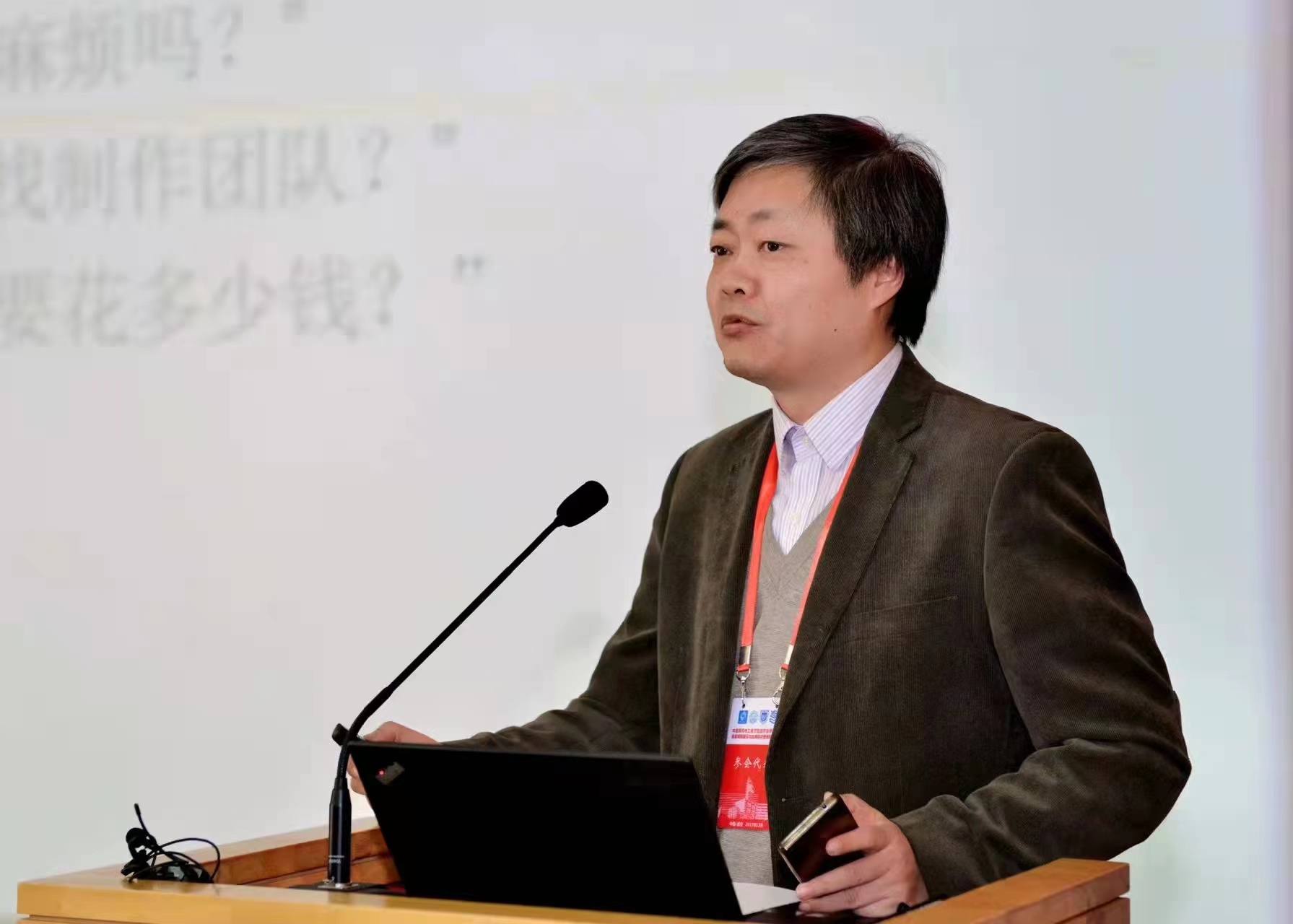 以你为镜：平凡相伴里的微光——记东南大学杰出教学奖获得者、信息科学与工程学院孟桥教授